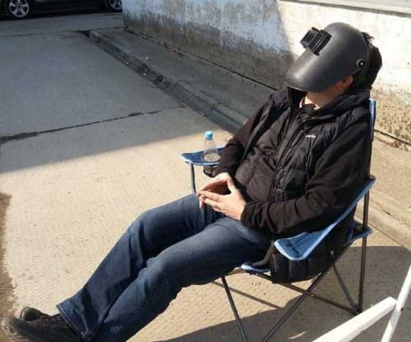 watching-the-solar-eclipse-1