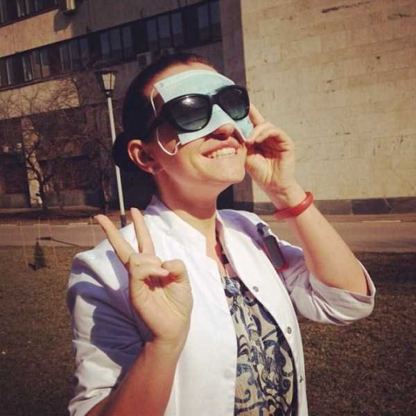 watching-the-solar-eclipse-10