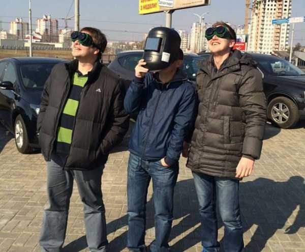 watching-the-solar-eclipse-30